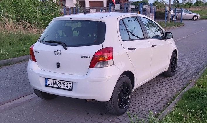 Toyota Yaris cena 17400 przebieg: 203000, rok produkcji 2009 z Inowrocław małe 781